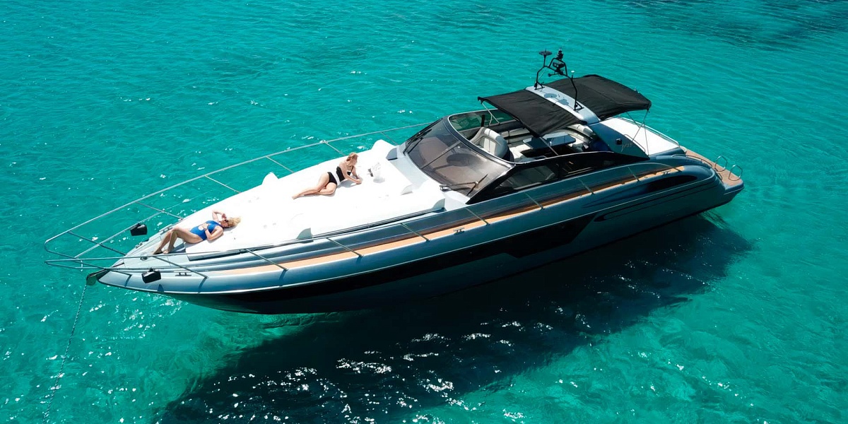 Аренда моторной яхты Princess V55 на Миконосе, Греция